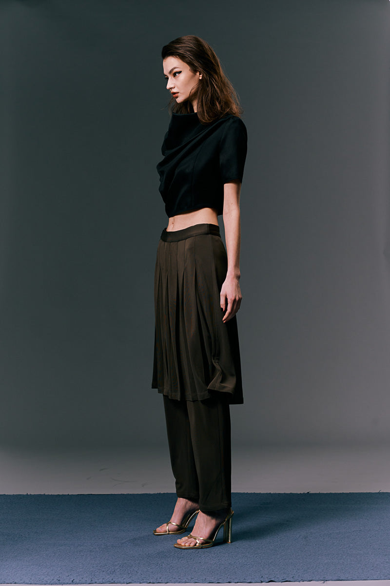 Adrogeneous pants